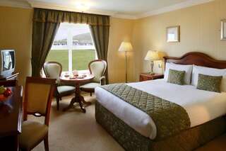 Отель Dingle Skellig Hotel Дингл Улучшенный номер с кроватью размера «queen-size»-1
